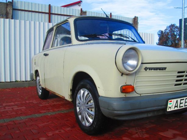 189746271_4_644x461_trabant-11-masina-de-cult-mini-al-blocului-comunist-auto-moto-si-ambarcatiuni.jpg